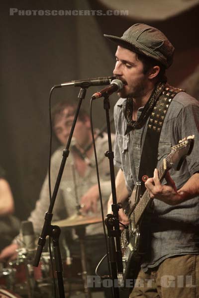 BLACK LIPS - 2009-11-06 - PARIS - La Cigale - Cole Alexander - Joe Bradley